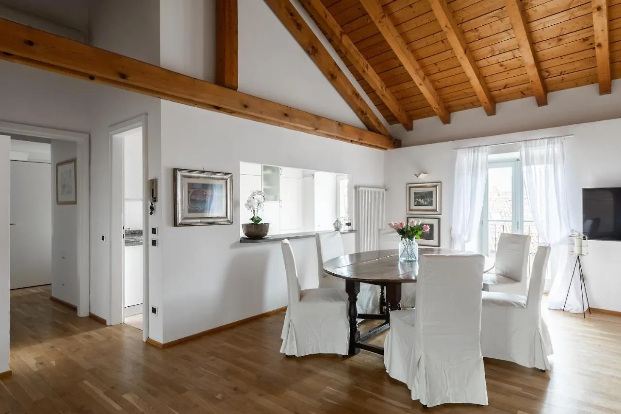 A Casa Nuccia Mansarda By Holiday Solutions Como