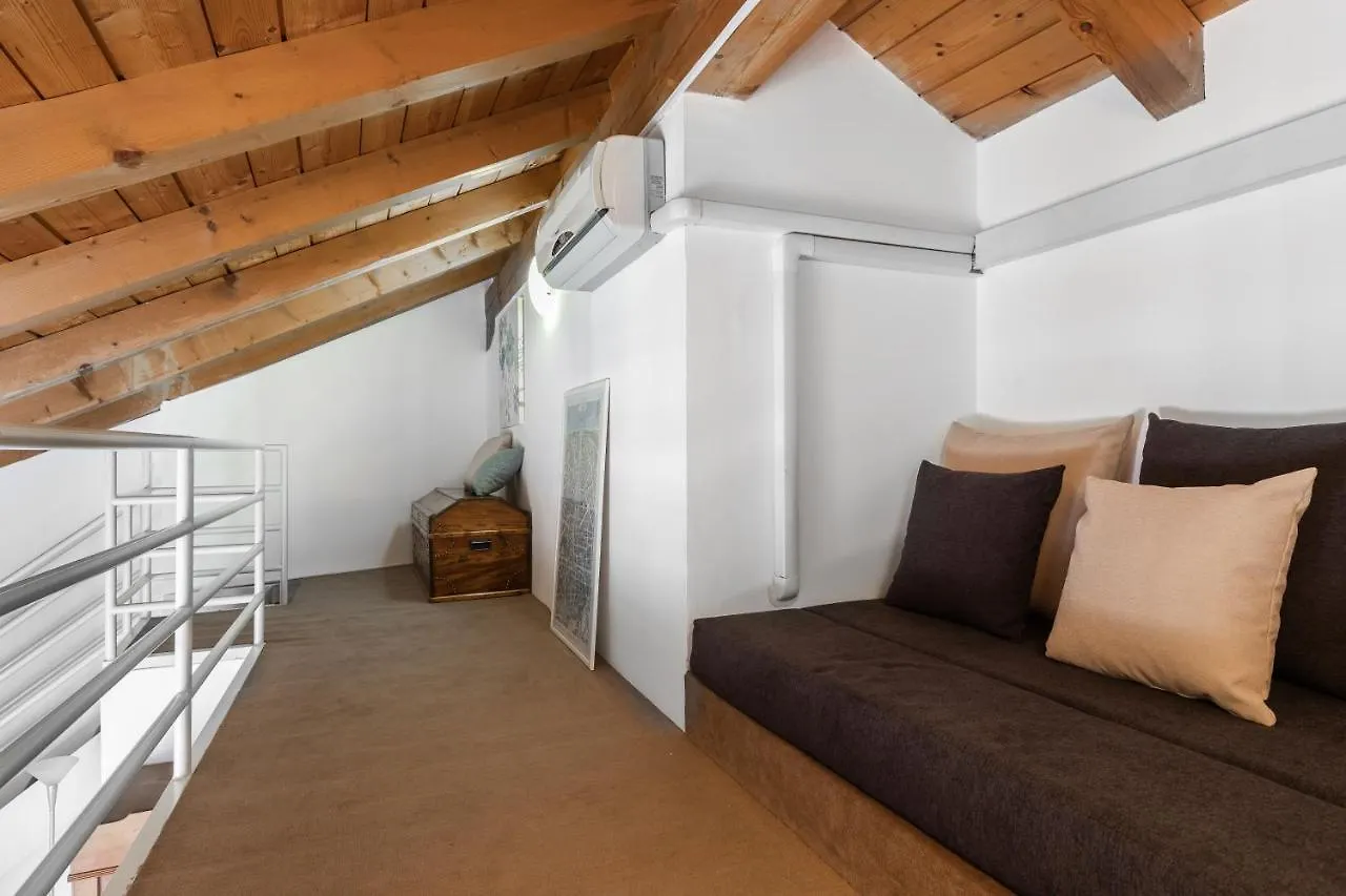 A Casa Nuccia Mansarda By Holiday Solutions Como Italy