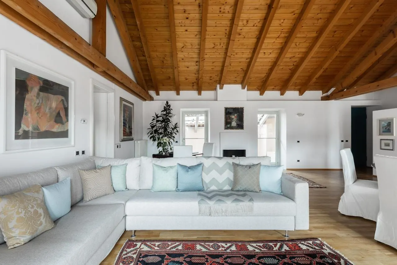 Apartment A Casa Nuccia Mansarda By Holiday Solutions Como Italy