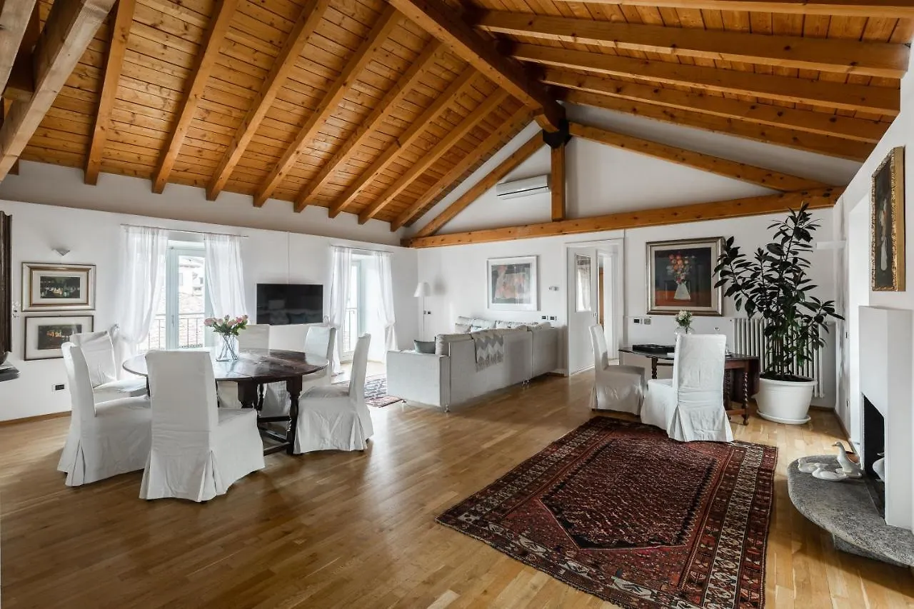 A Casa Nuccia Mansarda By Holiday Solutions Como