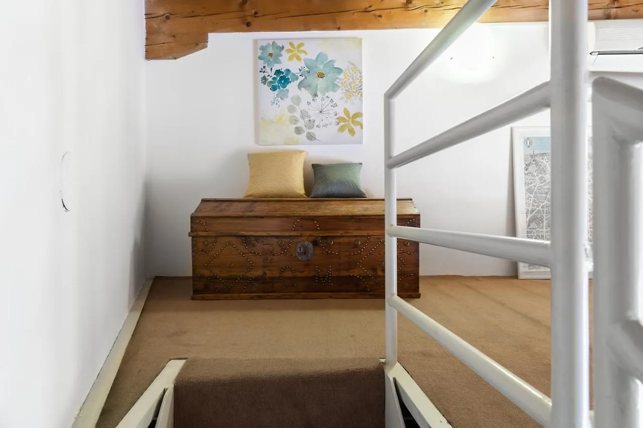 Apartment A Casa Nuccia Mansarda By Holiday Solutions Como