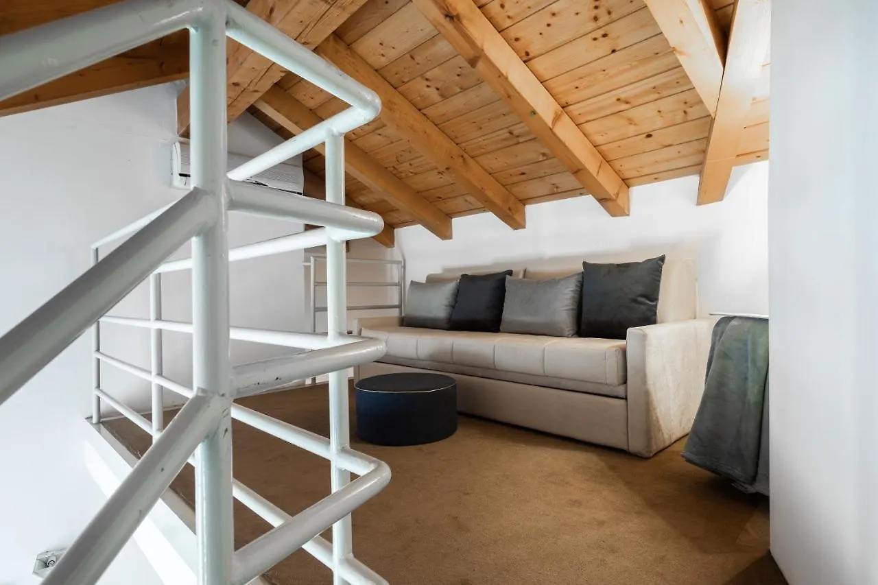 Apartment A Casa Nuccia Mansarda By Holiday Solutions Como