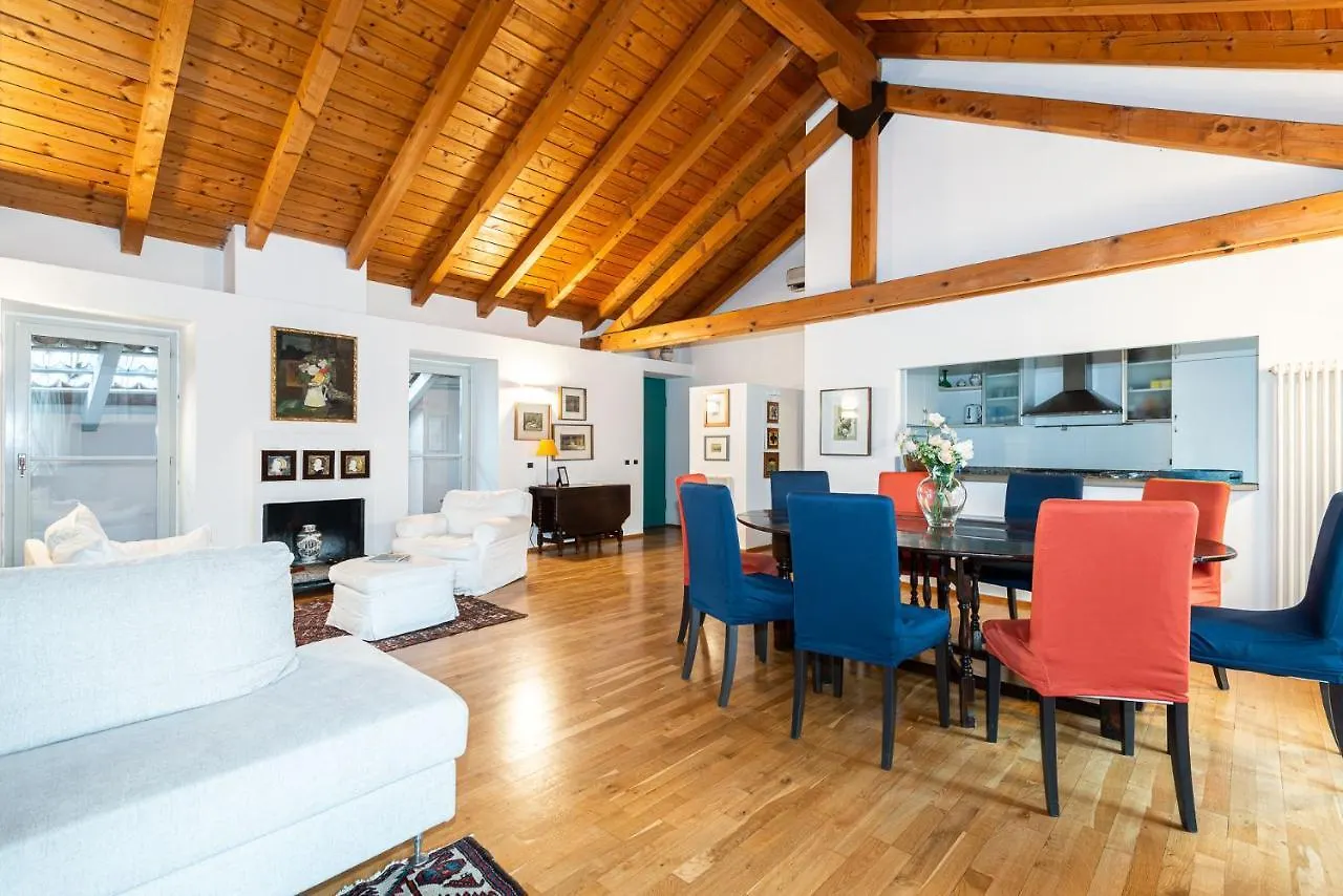 A Casa Nuccia Mansarda By Holiday Solutions Como Italy